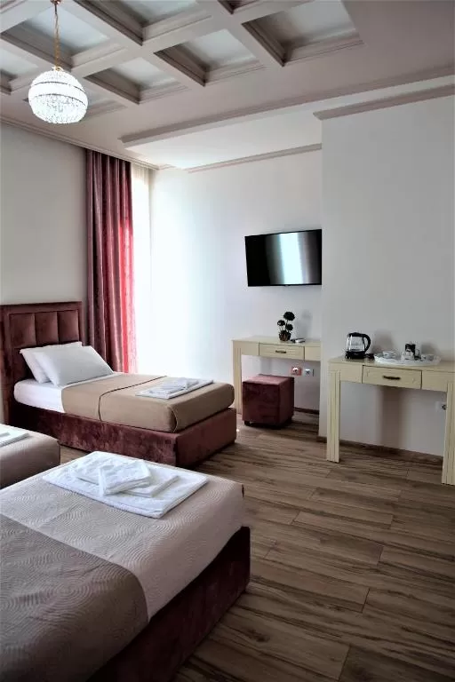 Veliera - STD TRPL room 1.jpg